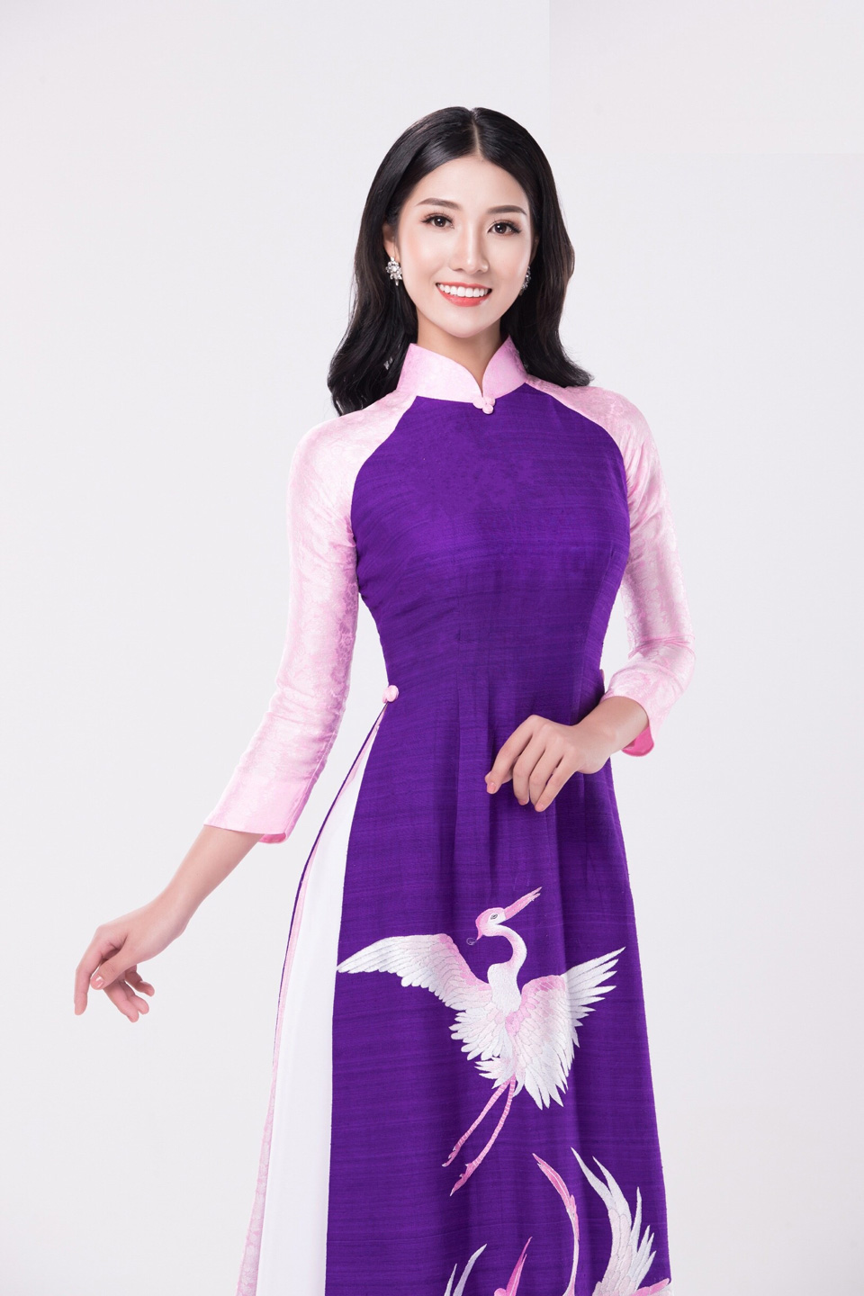 /UserFiles/miss/miss2019/PhamThiLuyenS5/pham-thi-luyem-s5 (5).jpg